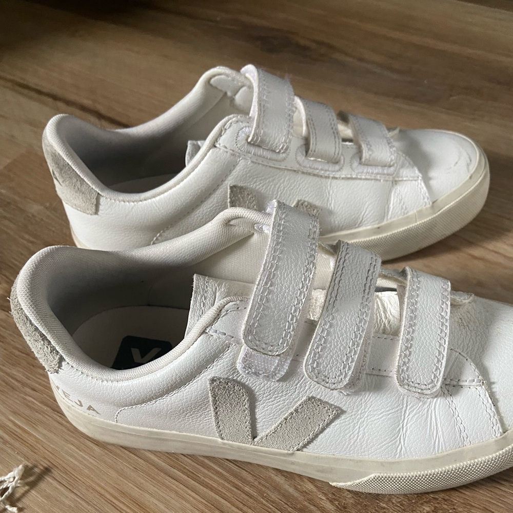 Vejas White